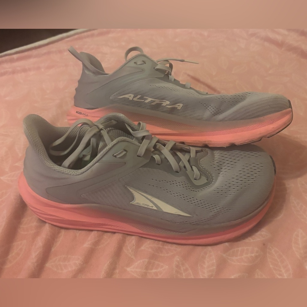 Altra Women's Light Gray and Pink Athletic Running Shoes Very Little Wear